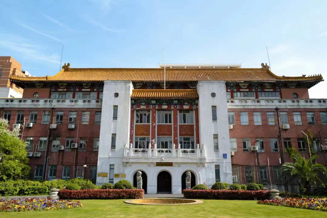 复旦大学上海医学院怎么样？好吗？是什么档次的大学？
